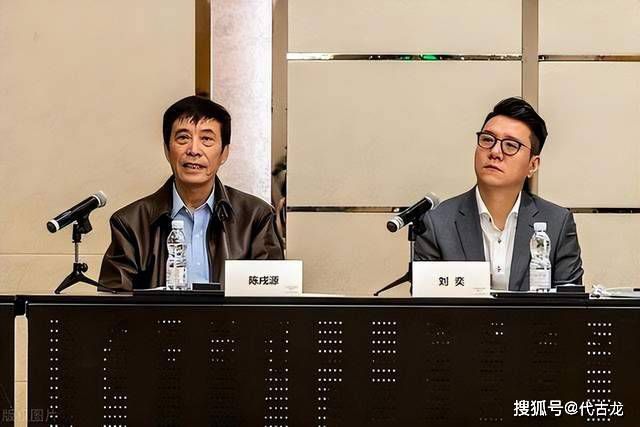秦刚也无比赞同的说：叶大师就是咱们秦家的再生父母，未来秦家能否崛起，就全仰仗叶大师了。